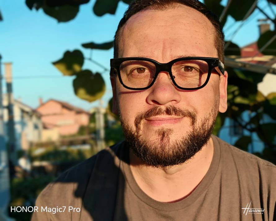 VIDEO Testirali smo Rokid Glasses: Ove pametne naočale s ekranom vas bacaju u SF film