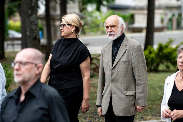 Zagreb: Sprovod redatelja Zrinka Ogreste na Mirogoju