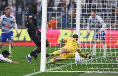 Je li to bio gol za Dinamo? Evo sporne situacije iz drugog kuta. Čitatelji kažu: Da, prešla je crtu