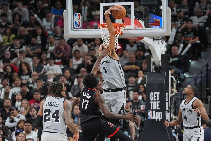 NBA: Houston Rockets at San Antonio Spurs