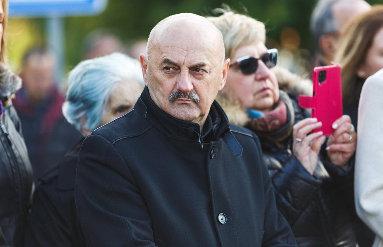 Gradonačelnik Gospića ima koronu, liječi se u bolnici