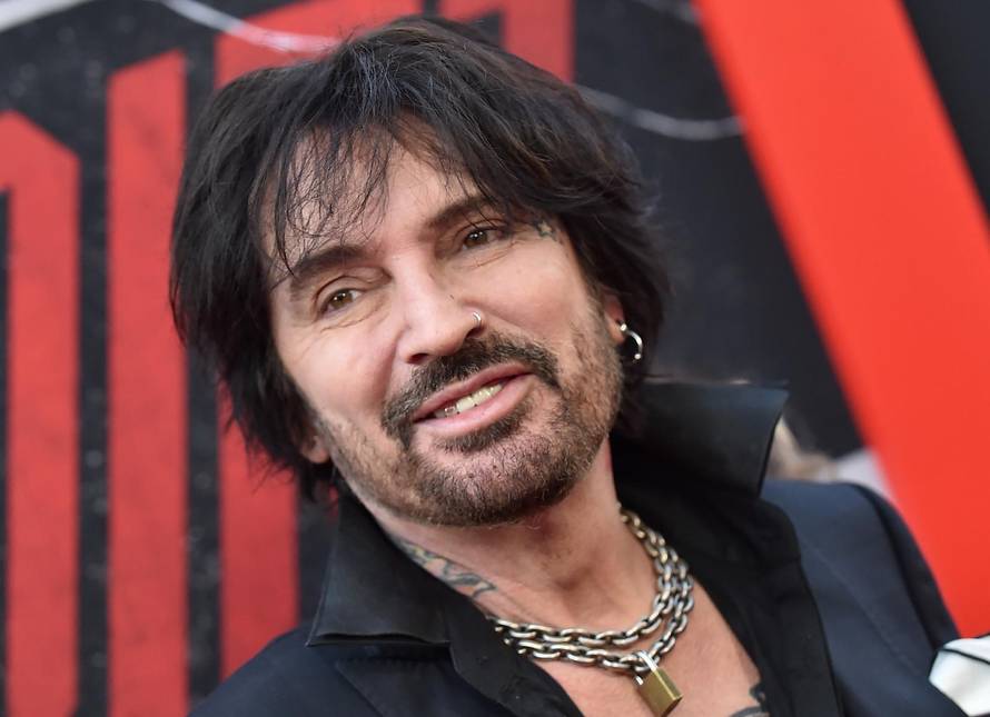 Poznati dolaze na premijeru Netflixovog filma The Dirt