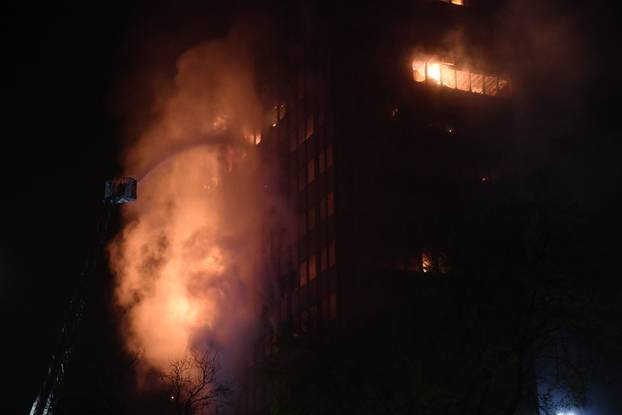 Zagreb: Pozar u Vjesnikovom neboderu