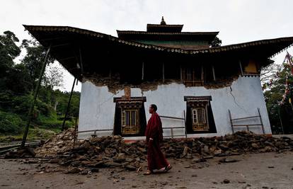 Broj žrtava još raste: Potres na Himalaji odnio je 110 života