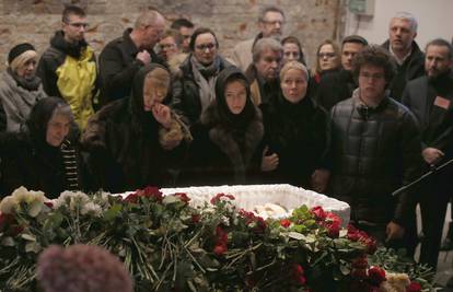 Tisuće odaju počast Nemcovu; Durickaja se vratila u Ukrajinu