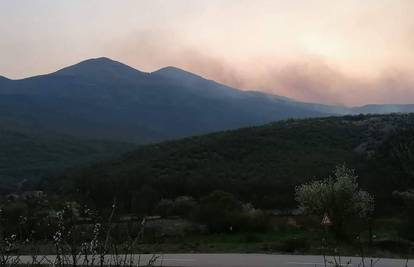 Dalmacija gori: Veliki požari aktivni su u čak tri županije