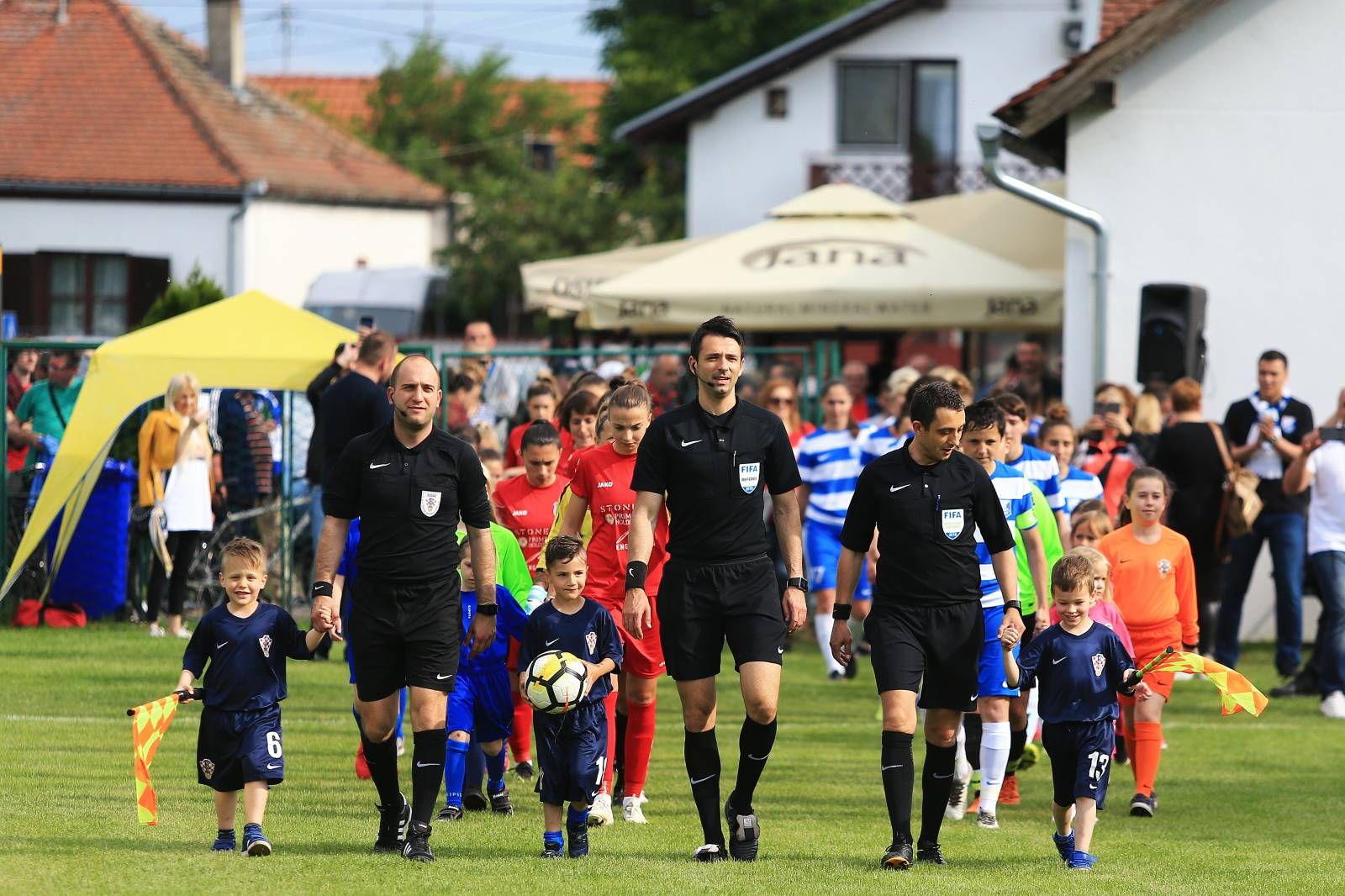 Osijek: NogometaÅ¡ice Splita svladale Osijek nakon 12 sezona i postale prvakinje