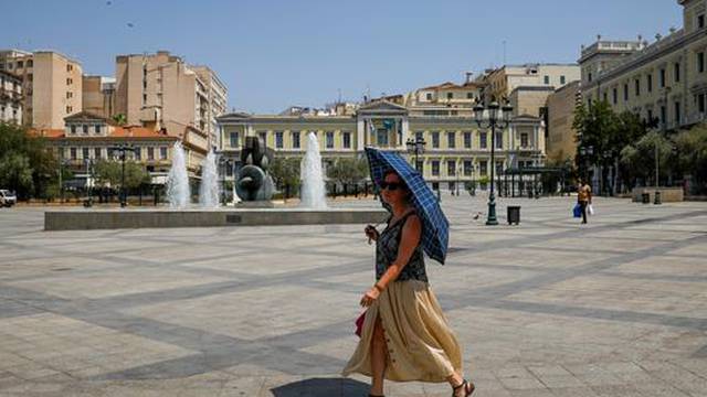 Grčka se bori s prvim toplinskim valom ove godine, u Ateni temperatura i do 45 stupnjeva