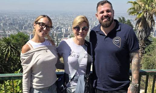 FOTO Iznad leda zora svi&cacute;e, dobro do&scaron;la, predsjednice: Kolinda sti&zcaron;e na Antarktiku!