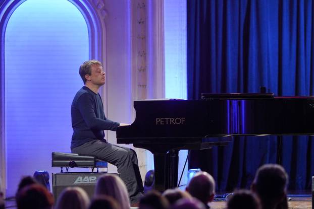 Banja Luka: Braća Teofilović nastupili s Matijom Dedićem