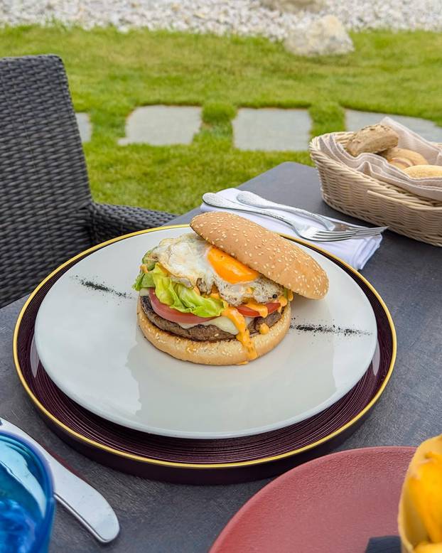 FOTO Ovo je najljepši bazen na Alpama: Topao je, proziran i ima pogled na Dolomite