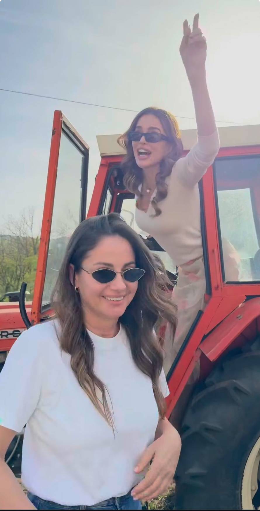 Kada Severina slavi, cijelo selo se okupi: Uz svoj popularni hit mahala je gostima iz traktora...