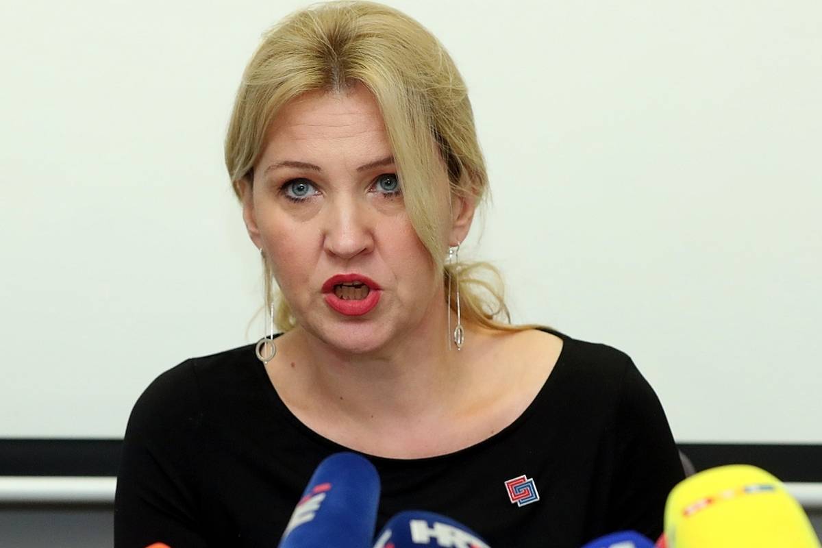 Novaković: Osjećam političke pritiske na Povjerenstvo...