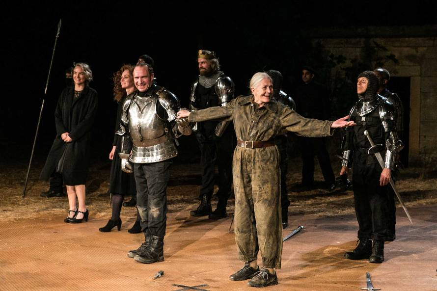 Bili su iscrpljeni: Glumci nakon predstave otišli ravno u krevet