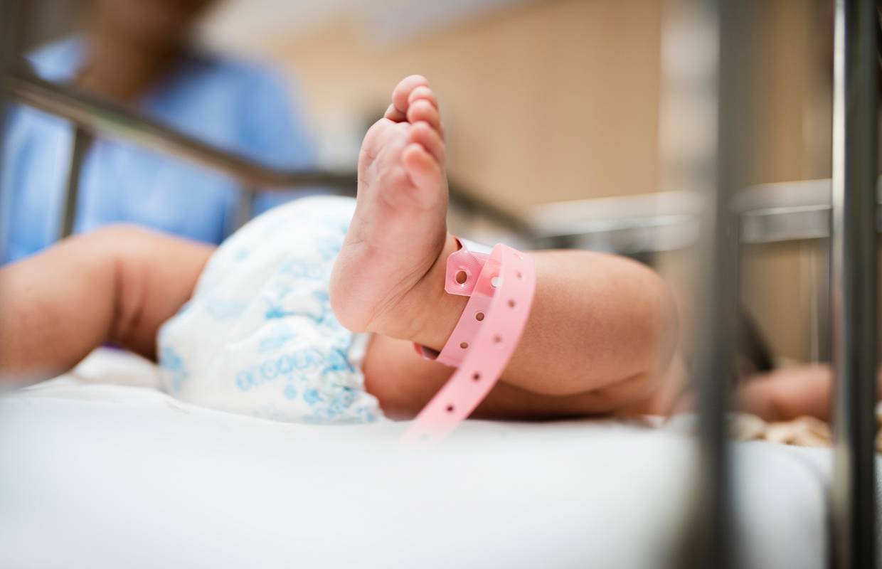 Majci utvrđena moždana smrt, beba rođena 117 dana kasnije
