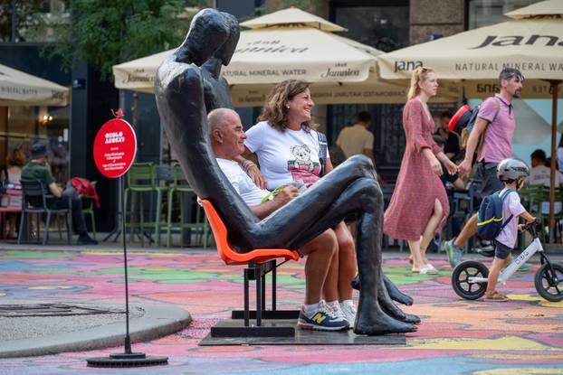 Zagreb: Projekt OKOLO - Skulpture "Doba isčekivanja" i "Obumbratio" 
