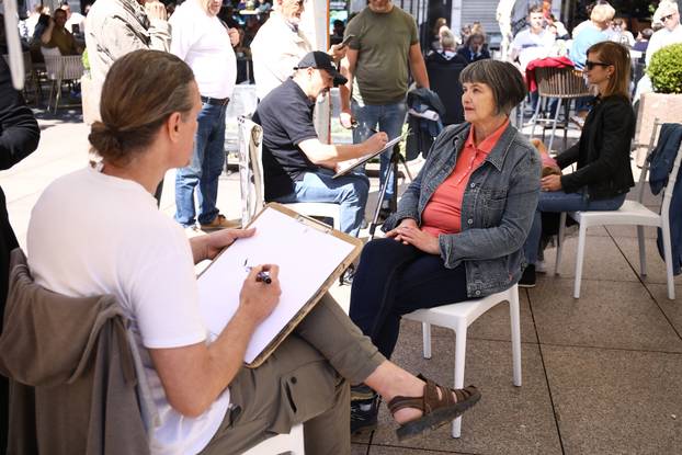 Zagreb: Hrvatsko društvo karikaturista održalo javno crtanje brzopoteznih portretnih karikatura
