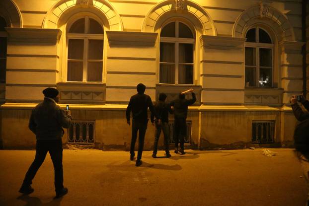 Nekoliko tisuća ljudi na prosvjedu u Novom Sadu