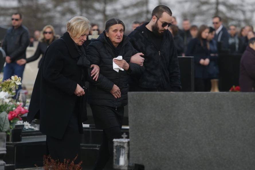 Jasminina majka neutješno je plakala: Nije mogla ni stajati...