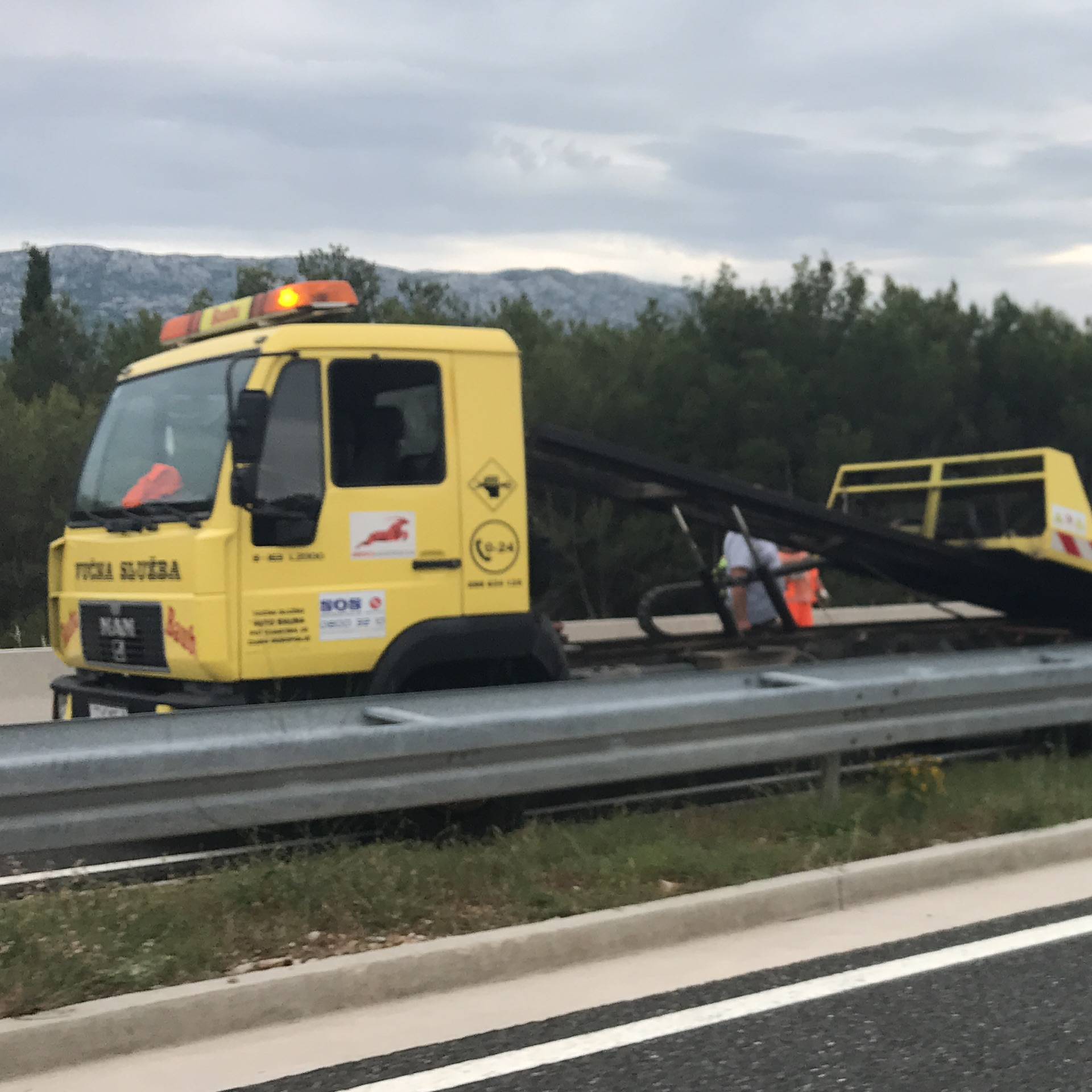 Sudar kombija i šlepera na A1: Jedan mrtav, troje ozlijeđenih