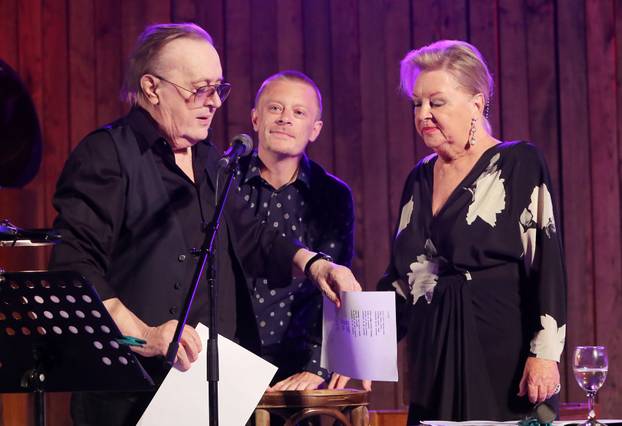 Šibenik: Povodom blagdana sv. Mihovila Gabi, Arsen i Matija Dedi? održali koncert