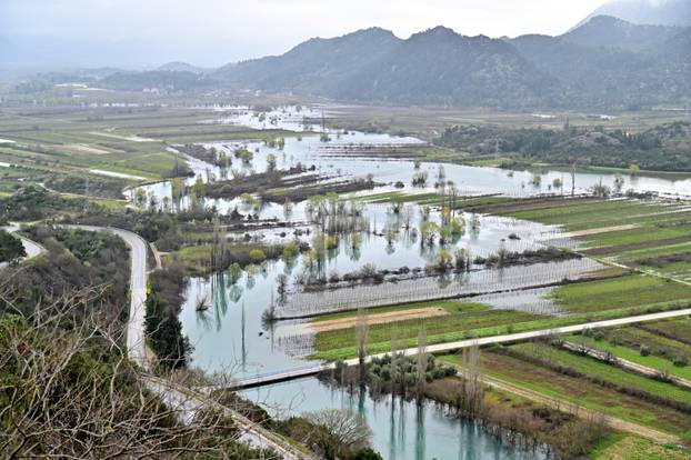 Vrgorac: Poplavljeno Polje jezero uslijed obilnih kiša