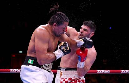 Hrgović nevjerojatno preživio tešku kanonadu pa pobijedio Adeleyea u meču za pamćenje!