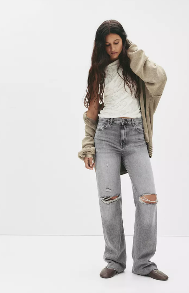 Vraćaju se poderane traperice: Izdvojili smo najbolje komade