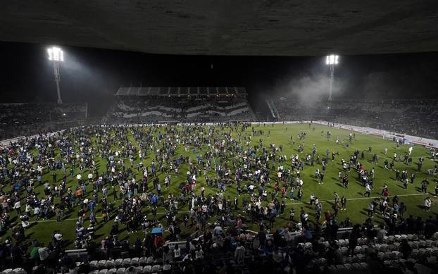 Argentinian league match suspended due to incidents outside the stadium