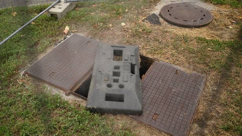 Žena pala u šaht dok je šetala psa. Zagreb mora platiti odštetu