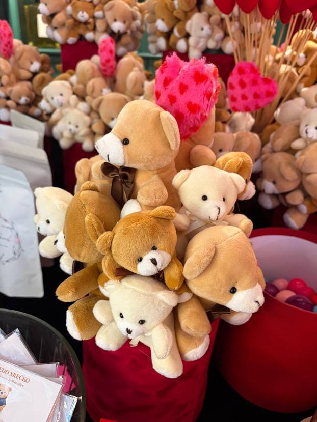 FOTO Od 4 eura do 'bankrota': Pogledajte cvijeće i bukete koji će se kupovati za Valentinovo