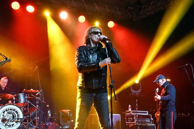 Koncert Psihomodo Popa na adventu u Koprivnici