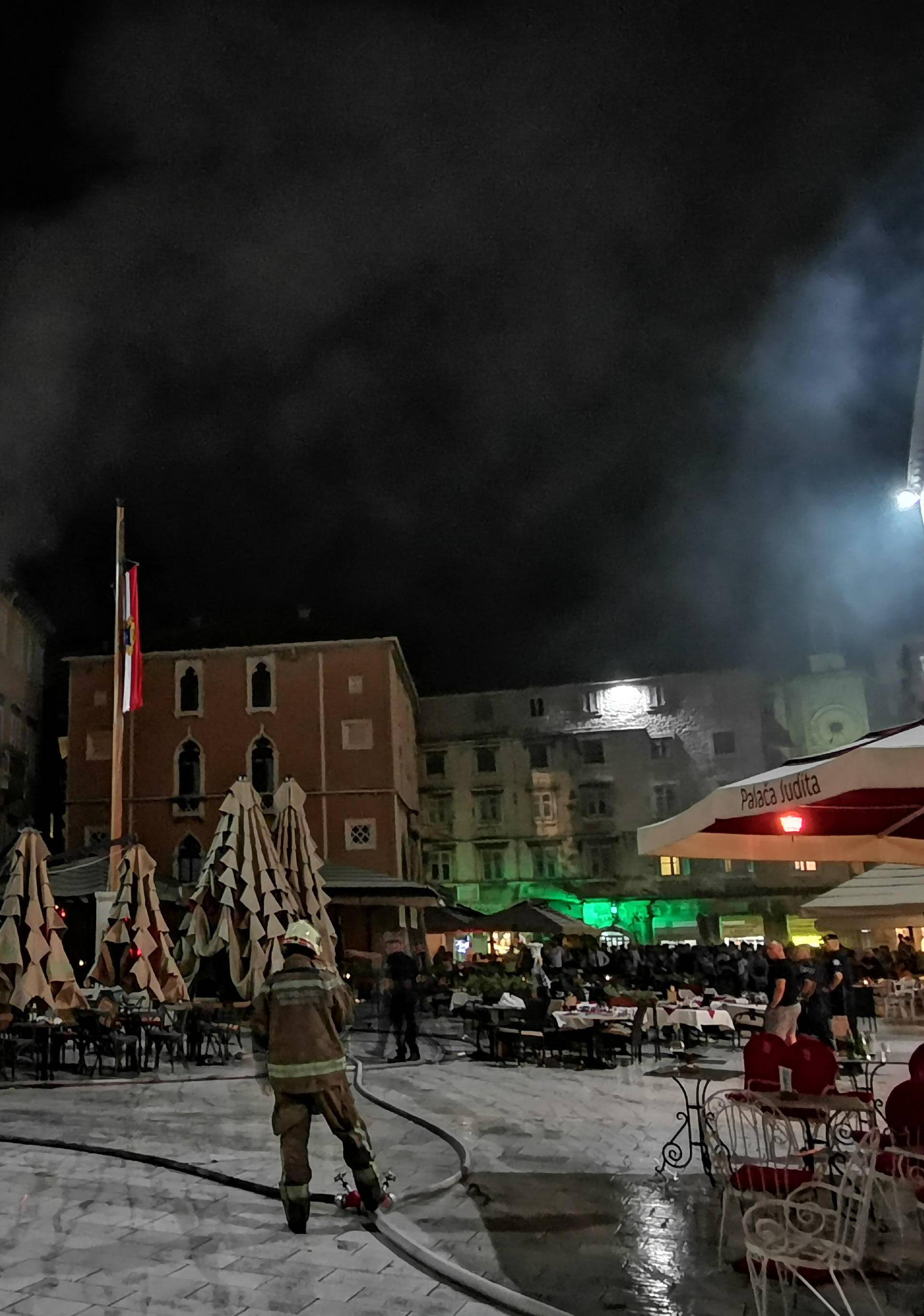 Pijan naletio na vatrogasce koji su jurili gasiti požar u Splitu