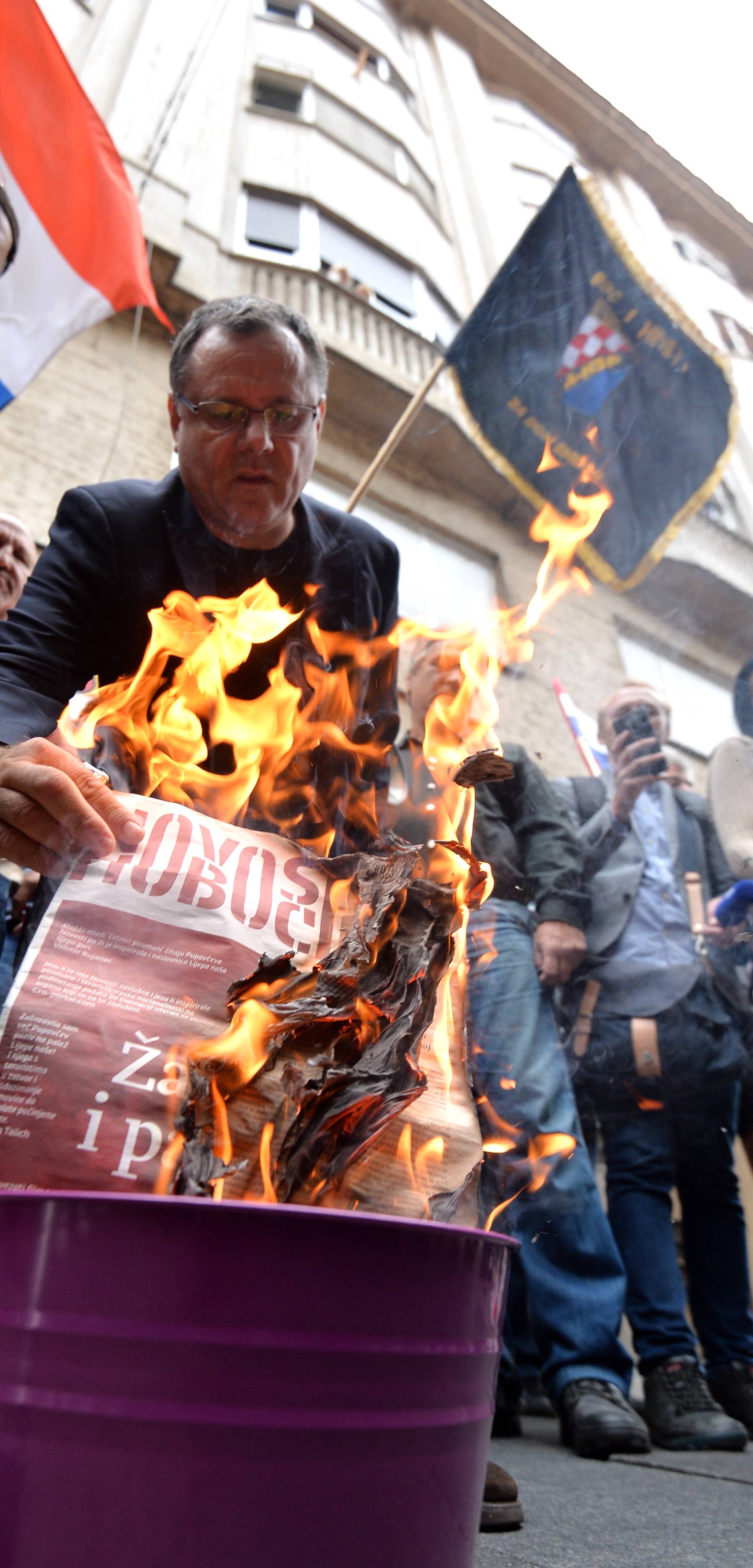 Zapalili 'Novosti': Plenkoviću  poručili da ne dira ploču HOS-a