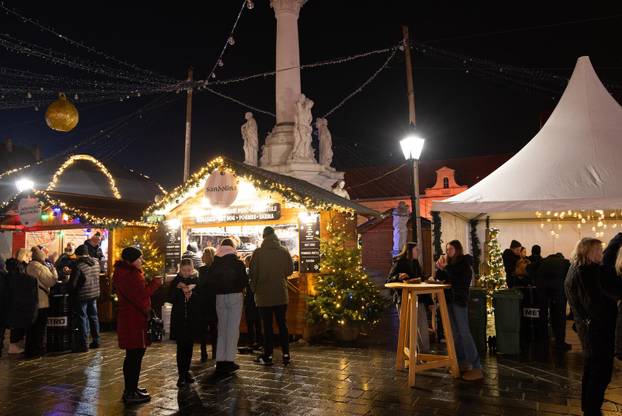 Osijek: Otvorenje Adventa uz koncert Danijele Martinović