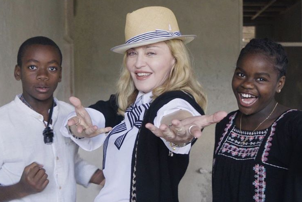 Gucci za ročkas: Madonna ne štedi kada su djeca u pitanju