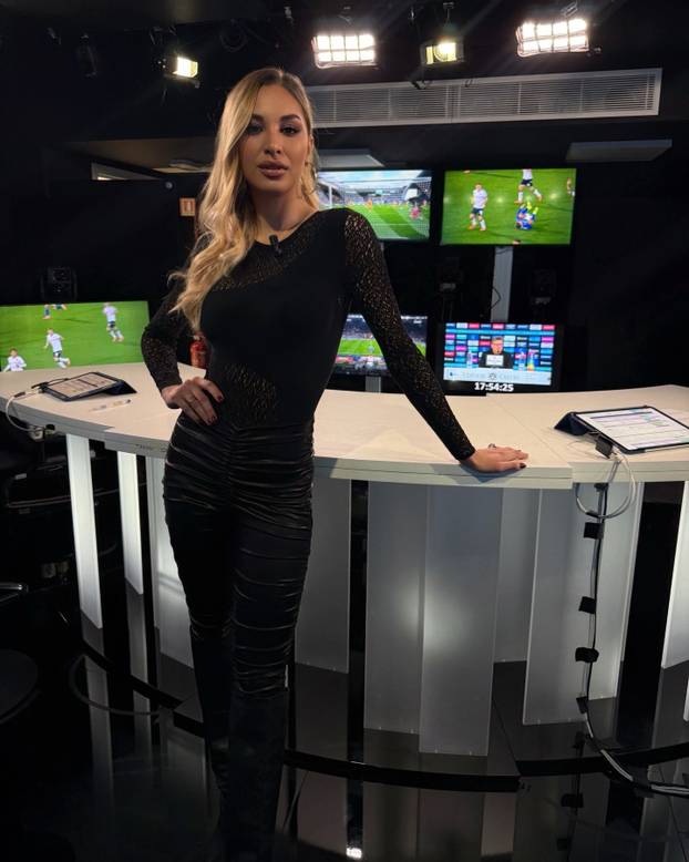 FOTO Talijanska voditeljica je konkurencija Diletti Leotti pred kamerama! Bila je i misica...