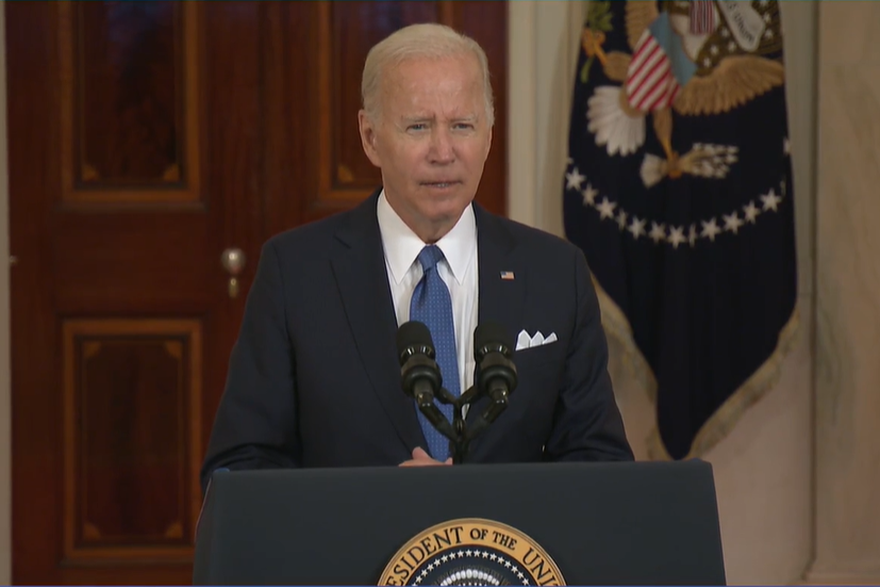 Joe Biden nakon govora zbunjeno lutao po pozornici: 'Ovo je strašno i tužno'
