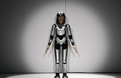 Japan: Humanoidni robot nastupio na modnoj reviji