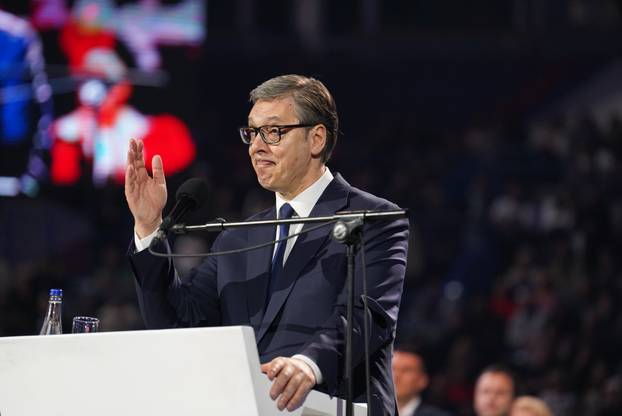 U Beogradskoj Areni održan je skup Srpske napredne stranke "Srbija - naša obitelj"