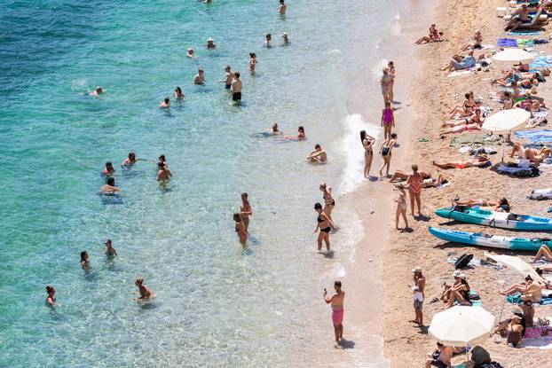 Dubrovnik: Gradske plaže već su pune kupača