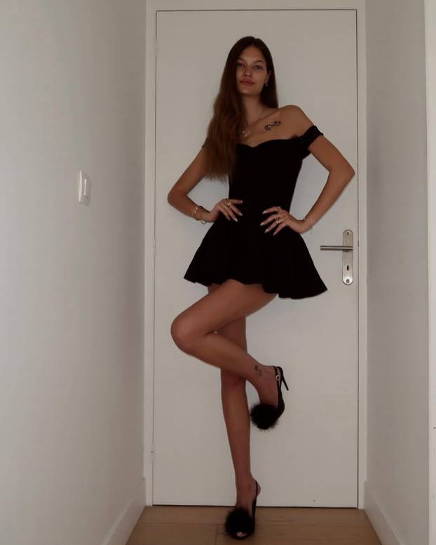 FOTO 'Trogirska Heidi Klum' na Poljudu: Voli Hajduk i brze aute, a zavidi joj i Victoria Beckham