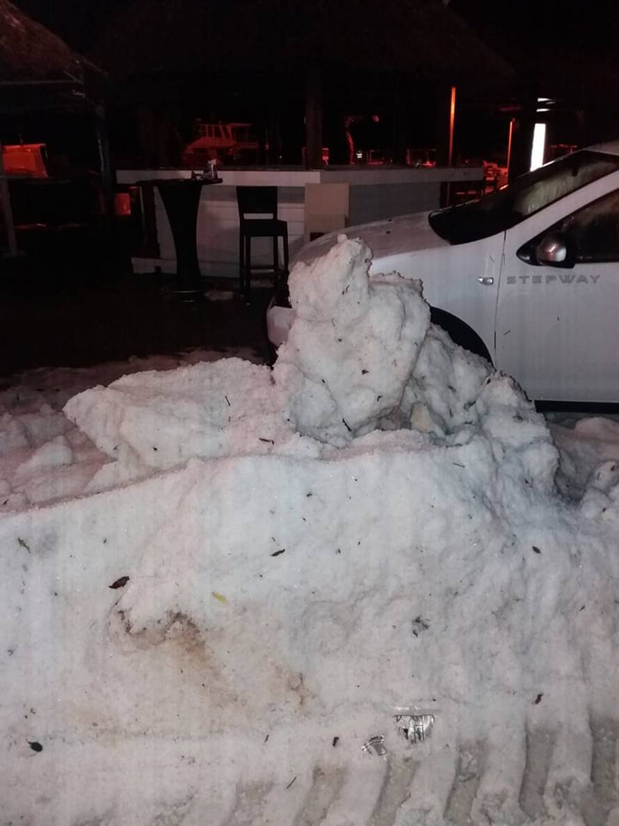 Tuča je pogodila Jadran: 'Aute smo morali izvlačiti bagerima'