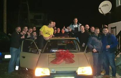 Prijatelju za rođendan kupili auto: 'Znali su da volim Škode'