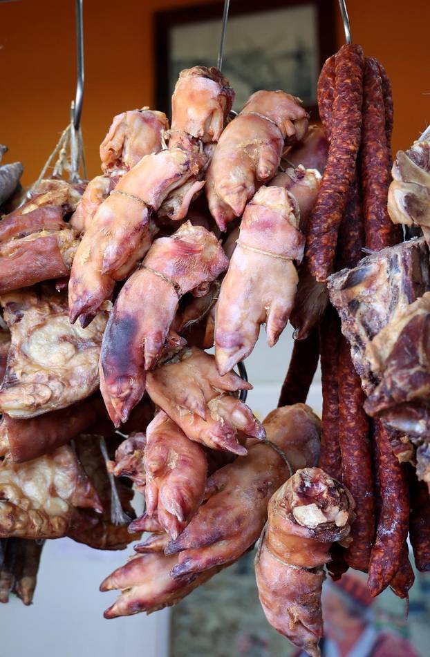 Šibenik: Ponuda suhomesnatih proizvoda