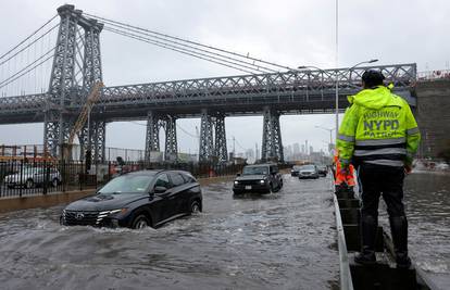 Guvernerka: Obilne kiše u New Yorku su posljedica klimatskih promjena i novo normalno...