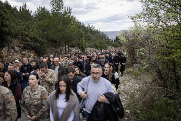 Mostar: Brojni vjernici sudjelovali na križnom putu