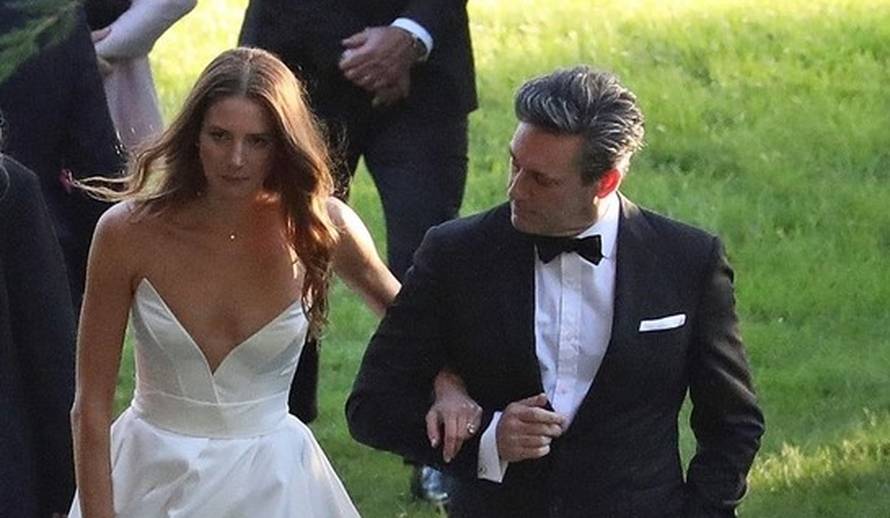 *PREMIUM-EXCLUSIVE* Jon Hamm marries Anna Osceola where the couple filmed the ‘Mad Men’ series finale