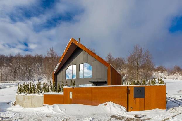 FOTO Luksuz u Gorskom kotaru: Planinska kuća koja mami na bijeg u svim godišnjim dobima