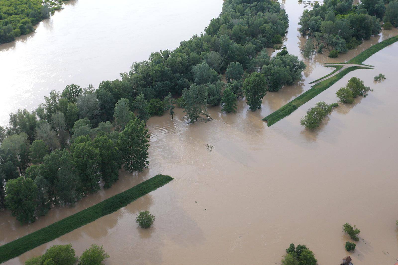 Osma godišnjica katastrofalne poplave u Gunji - Pogled iz zraka